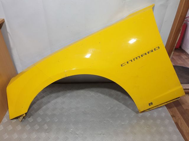 Ліве переднє крило 20943621 GM