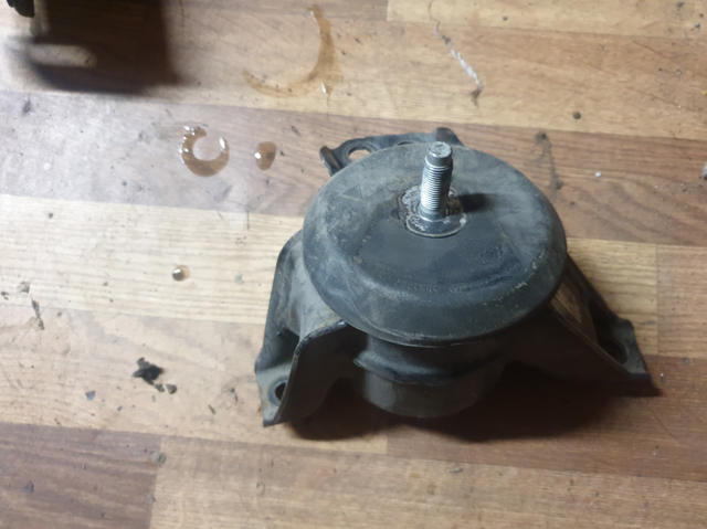 Права подушка мотора 21810C5200 HYUNDAI