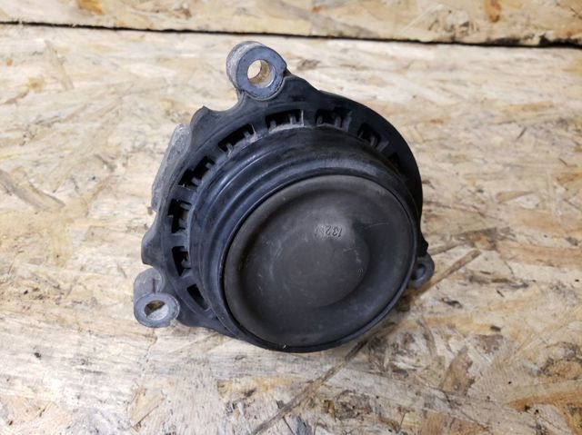 Права подушка мотора 22116850482 BMW