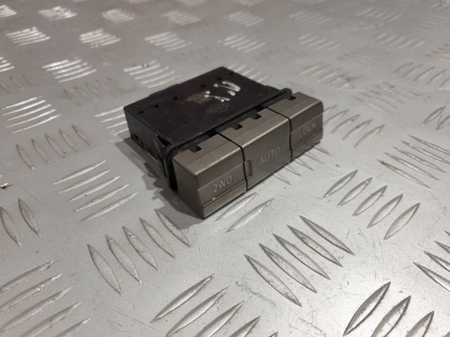 Кнопка повного приводу 255358H700 NISSAN