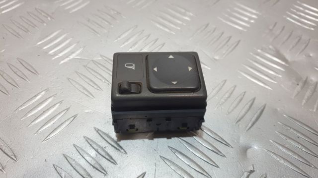 Блок управління зеркалами заднього виду, на торпедо
 25570CT00B NISSAN