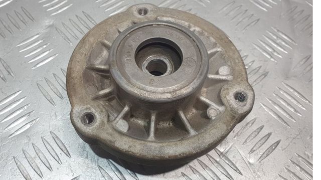 Подушка амортизатора переднього 31306863295 BMW
