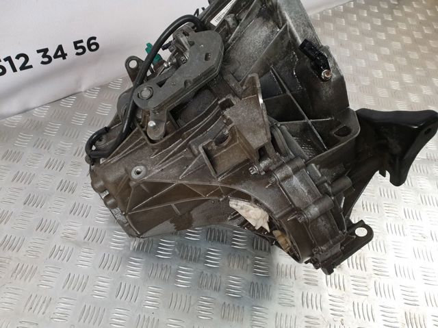 Коробка механіка в зборі 32010JD500 NISSAN