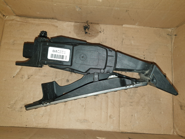 Педаль акселератора 32700C5130 HYUNDAI