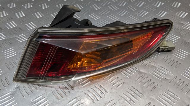 Ліхтар задній правий, зовнішній 33501SMGE04 HONDA
