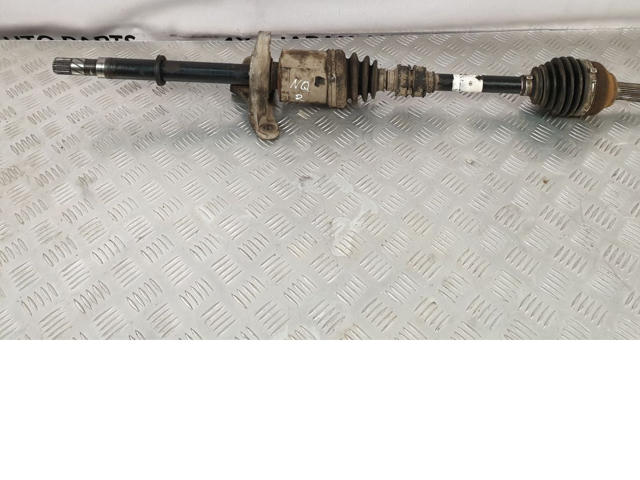 Привід передній правий 39100JD52B NISSAN
