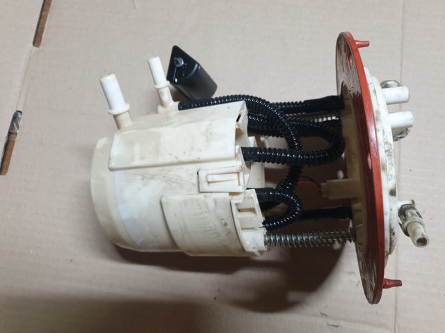 Паливний насос 42081AG151 SUBARU
