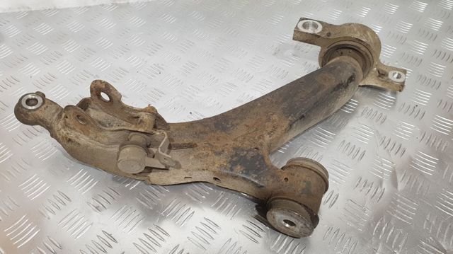 Правий важіль передній нижній підвіски 4862030290 TOYOTA