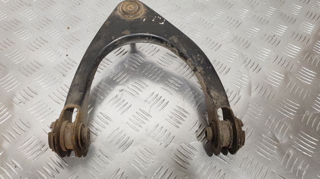 Важіль передньої підвіски верхній, лівий 4863039085 TOYOTA