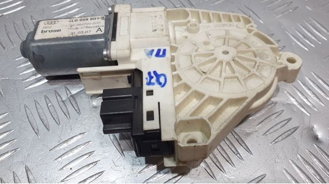 Моторчик склопідйомника двері задніх, лівих 4L0959801B VAG
