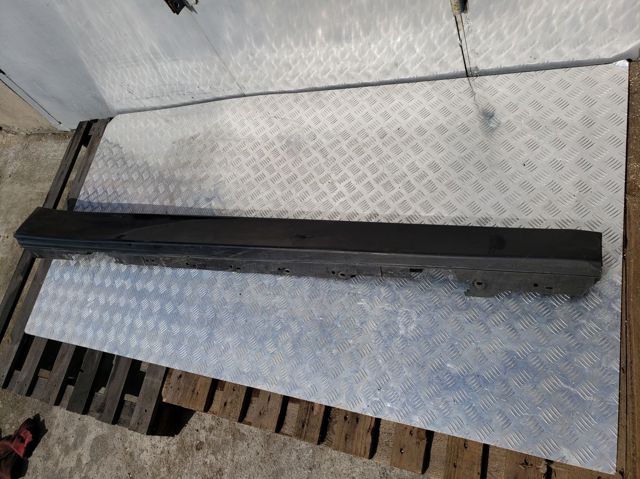 Накладка зовнішня (молдинг) порога, правий 51777312752 BMW
