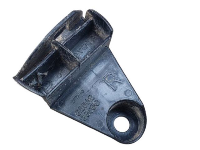 Кронштейн бампера заднього, правий 5256233030 TOYOTA