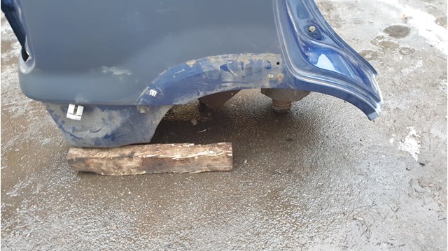 Крило праве заднє 6161042210 TOYOTA