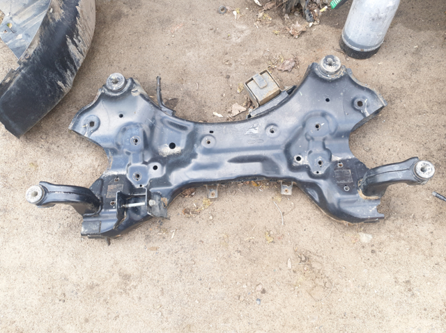 Балка кріплення двигуна 62405C5DA0 HYUNDAI