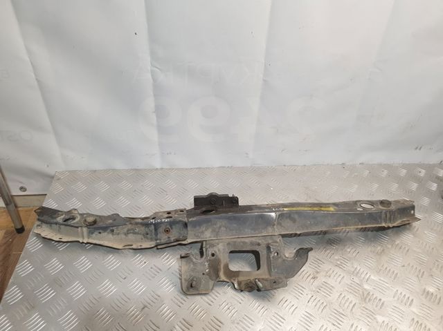 Рамка радіатора права 62511AY600 NISSAN