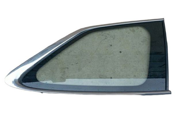 Скло багажного відсіку, праве 65209AJ000 SUBARU