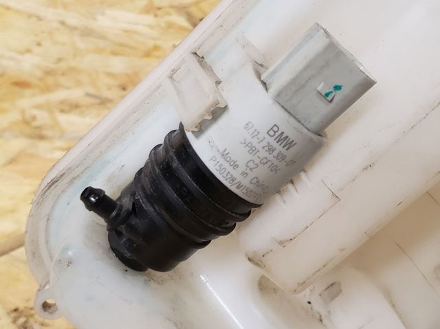 Насос омивача скла переднього 67127298309 BMW