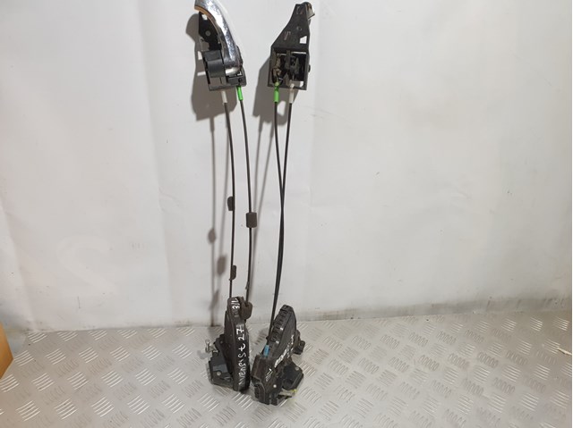 Замок дверей водія 6904002210 TOYOTA