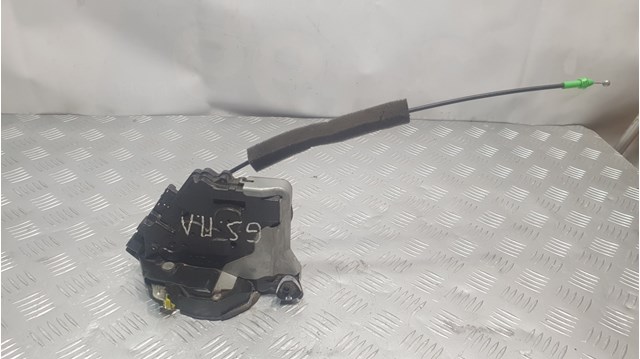 Замок дверей водія 6904030A50 TOYOTA
