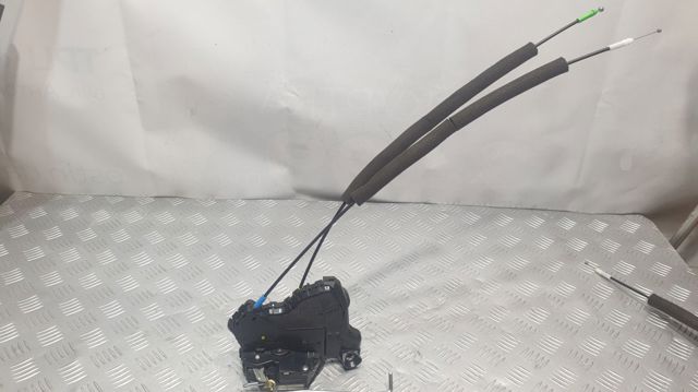 Замок водійських дверей 6904033221 TOYOTA