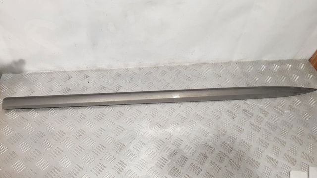 Молдинг передніх правих дверей 7507130080 TOYOTA