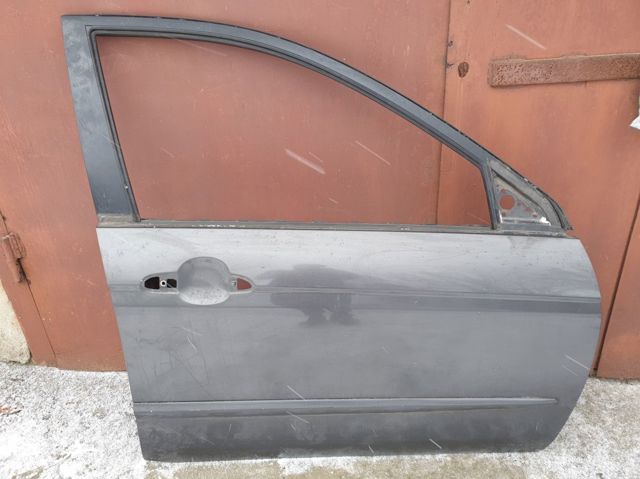 Пасажирські передні двері 760042F020 HYUNDAI