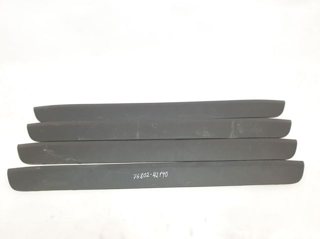 Молдинг задных (3/5-х) дверей 7680242140 TOYOTA