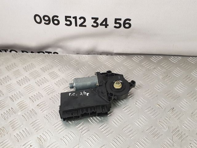 Моторчик склопідйомника двері задніх, правих 7L0959794 PORSCHE
