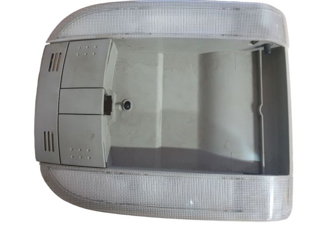 Плафон освітлення салону/кабіни 8126002100B0 TOYOTA