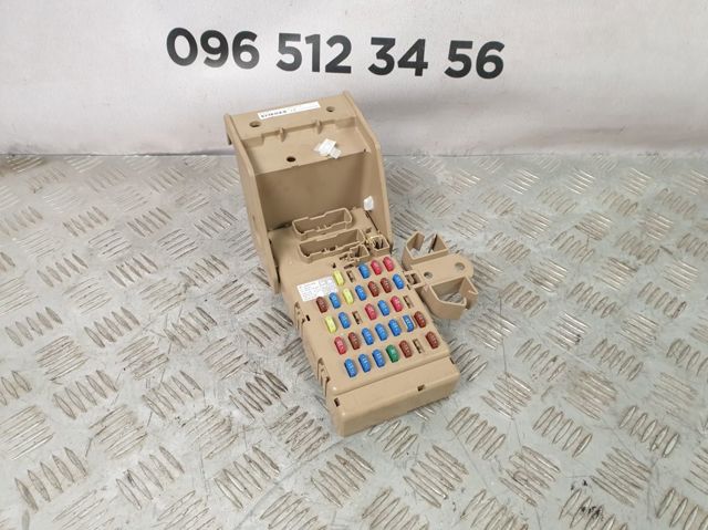 Блок запобіжників задній, салонний 82201FG010 SUBARU
