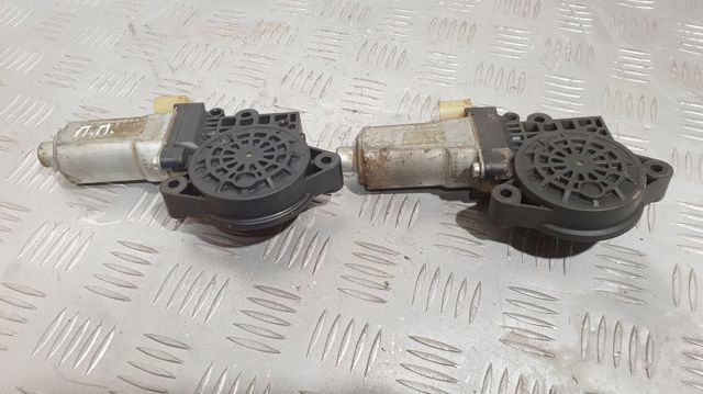 Двигун склопідіймача двері передньої, правої 824602F000 HYUNDAI