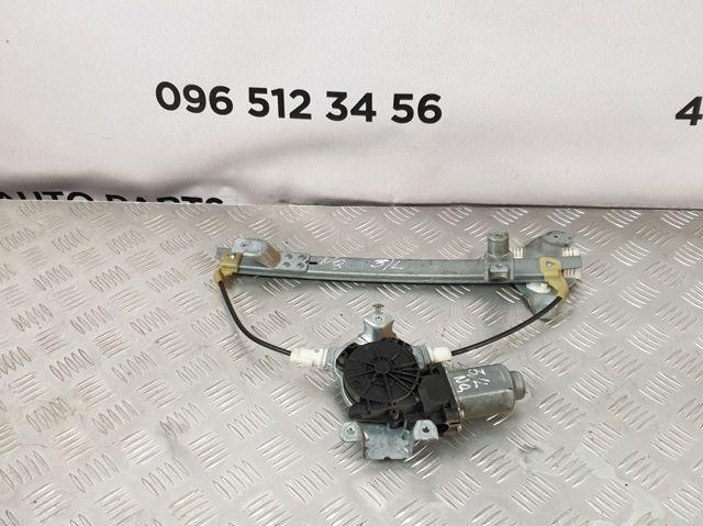 Склопідйомник задніх лівих дверей 82701JD400 NISSAN