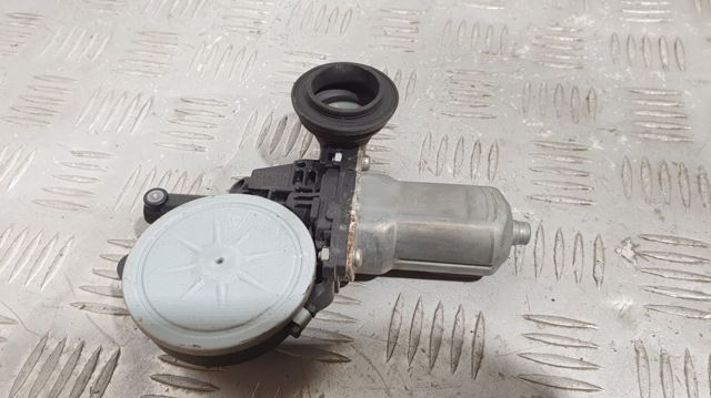Мотор склопідйомника дверей передніх, правих 8571058010 TOYOTA