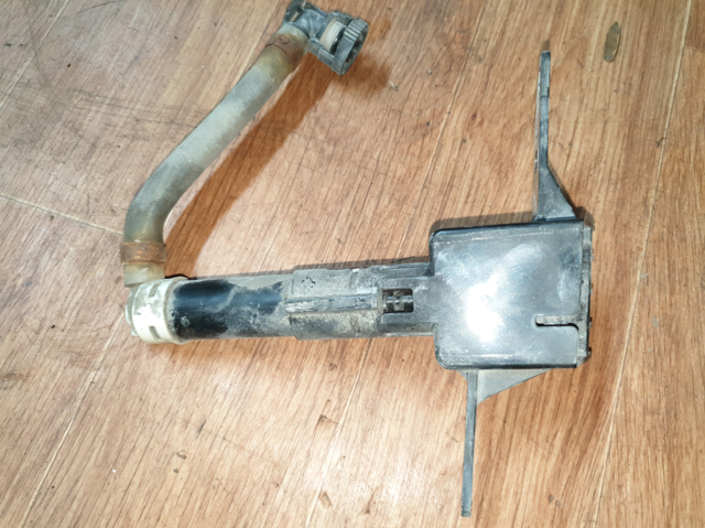 Форсунка омивача фари передньої, лівою 86636SC010 SUBARU
