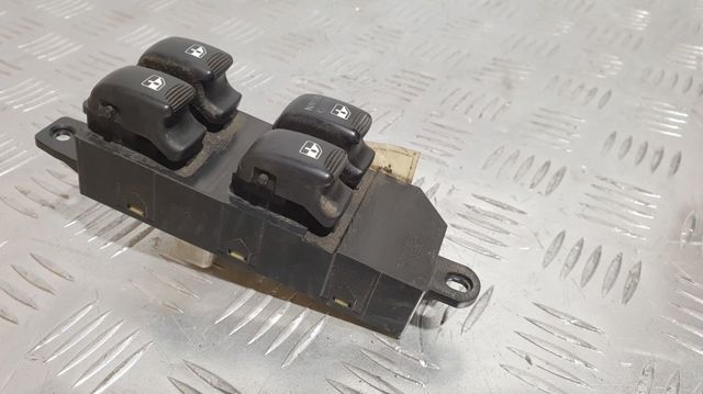 Кнопки переднього лівого склопід'ємника 9357026100 HYUNDAI