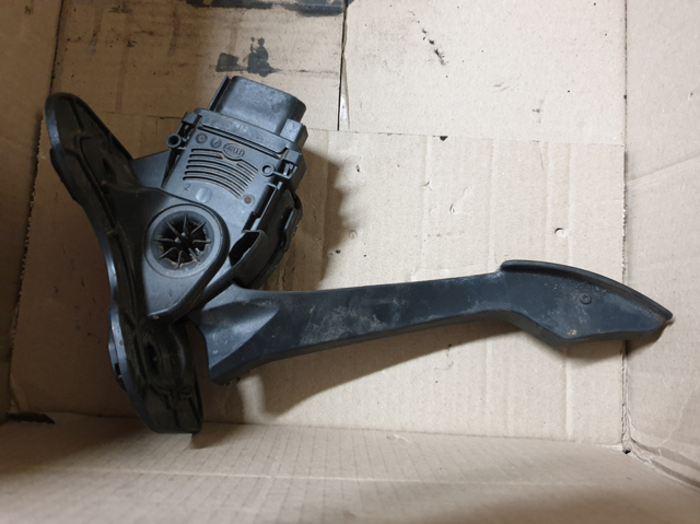 Підаль газу CC119F836AA FORD