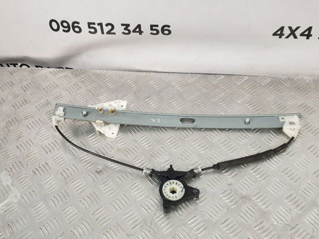 Механізм стеклопідйомника дверей передніх, лівих EG2159590B MAZDA