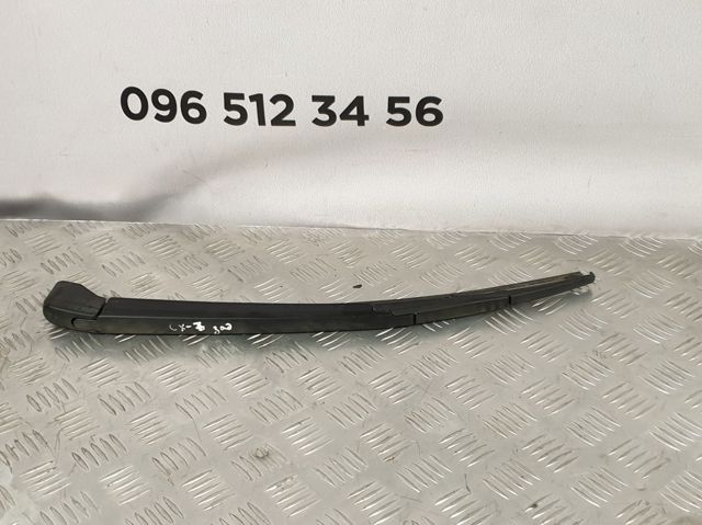 Важіль-поводок склоочисника заднього скла EG2167421 MAZDA