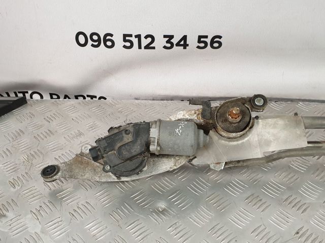 Мотор двірника EH1067340 MAZDA