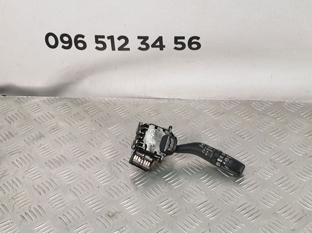 Перемикач підрульовий, правий GR1R66128A MAZDA