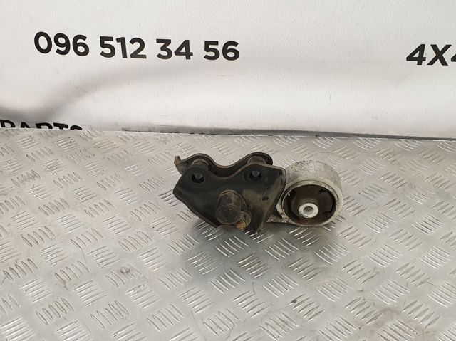 Подушка (опора) двигуна, задня L2343904XA MAZDA