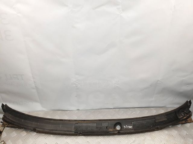 Водостік лобового скла, жабо MR245565 MITSUBISHI