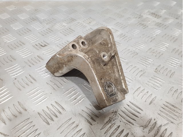 Права подушка двигуна MR961111 MITSUBISHI