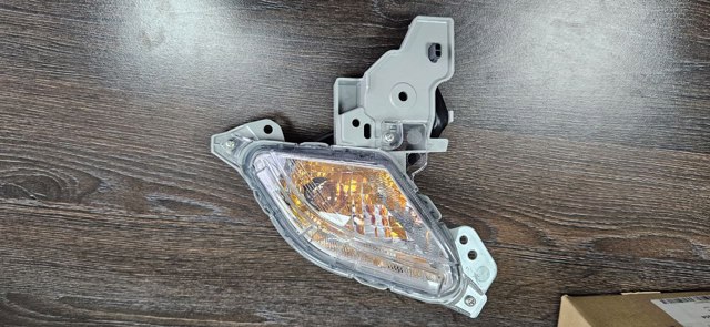 Поворотник лівий DB4G51360A MAZDA