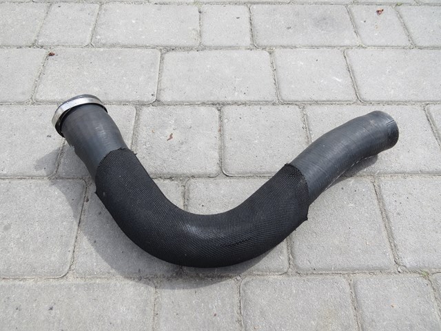 Патрубок повітряний, вихід з турбіни (наддув) 13322486 OPEL