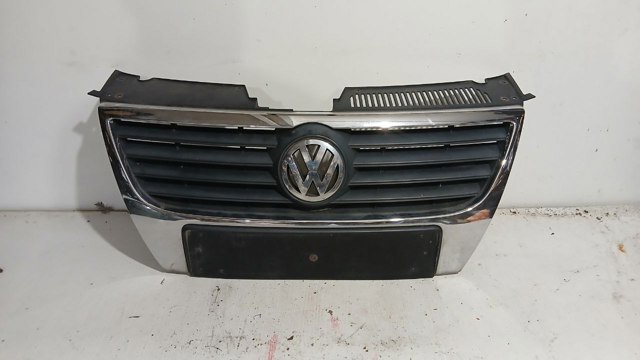 Решітка радіатора 3C0853651B VAG
