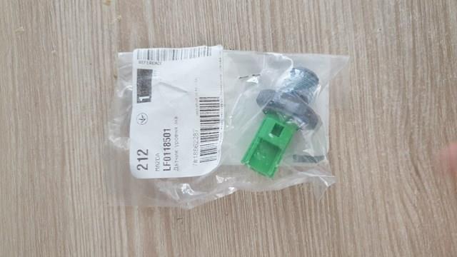 Датчик показника тиску масла LF0118501 MAZDA