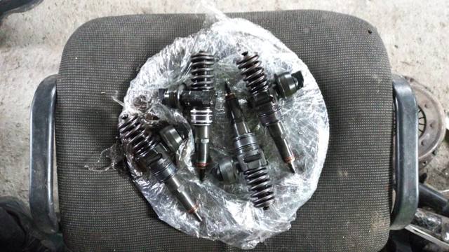 Форсунка дизельна в зборі, розпилювач + тримач 038130073BA VAG