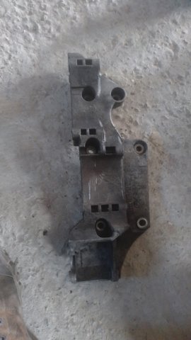 Кріплення генератора 045903143C VAG