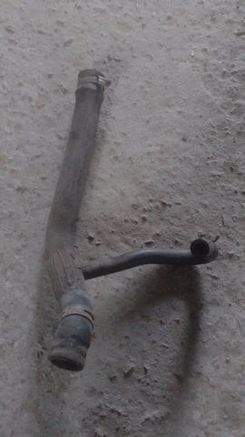 Шланг/патрубок водяного насоса, приймальний 068121073G VAG